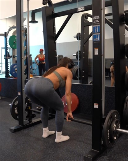 build your booty with smith machine rdl #fitness