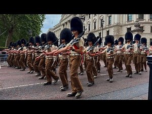Hundreds of King’s Guards March Back to Wellington Barracks After Trooping the Colour Rehearsal 🇬🇧
