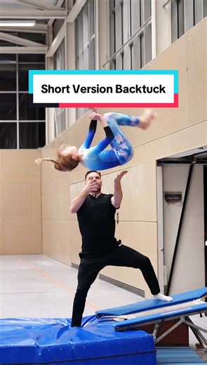 Sicherheit im Salto rückwärts gewinnen mit Clara