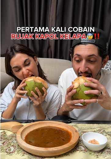 Mukbang Rujak Kapol Kelapa: Enak dan Pedas!
