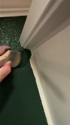 Manual Wall Corner Paint Application Method Using Paint Brush Tools