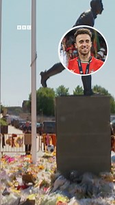 266K views · 10K reactions | Flowers, replica shirts and black and gold scarves continue to be left outside Molineux as devastated Wolves fans mark the death of their hero Diogo Jota. He was pivotal in Wolves' golden era under Nuno Espirito Santo which saw the club win the Championship, secure back-to-back seventh places in the Premier League and reach the quarter finals of the Europa League. | BBC Birmingham | Facebook