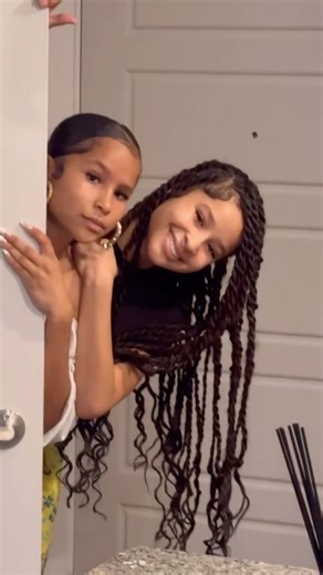 Dre Hollingsworth on Instagram: "CODA kids are too nosy 😅 Every time I use the interpreter, they’re watching! Thank God for Rogervoice — now they have no clue what I’m saying 😂🙌🏽 LINK IN THE BIO #rogervoice #AD #rogervoicepartner #sponsored"