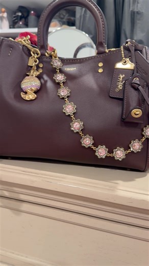 Discover the Coach Rogue 31 in Maple Color