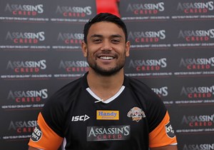 The AskMen 8 With David Nofoaluma