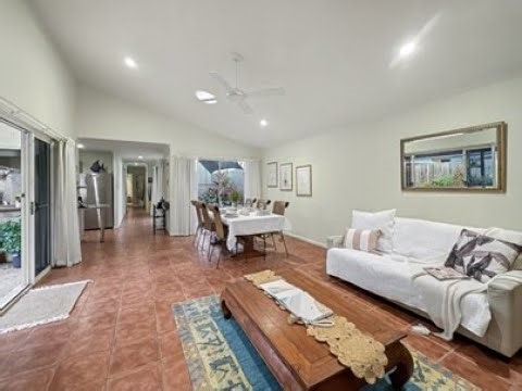 Amy Bennett presents 23 Cayman Place, Kawana Island