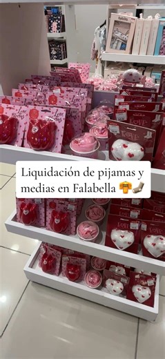 Liquidación de Pijamas y Medias en Falabella