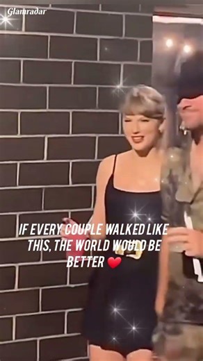 Taylor Swift & Travis Holding Hands Sweetest Couple Moment Ever ❤️ #taylorswift #traviskelce #tayvis
