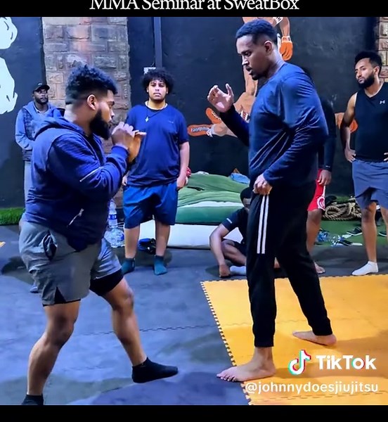 MMA Seminar with Light Jeavy weight Champion Robel Hailu who trains with Israel Adassanya, Robert Whitaker...