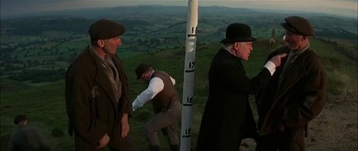 Az angol, aki dombra ment fel és hegyről jött le. (1995).