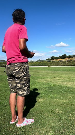 ラジコン飛行機の操縦うまっ‼️