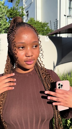 Best Hairstyles for Girls 2024: Straight Up Ideas with Curls