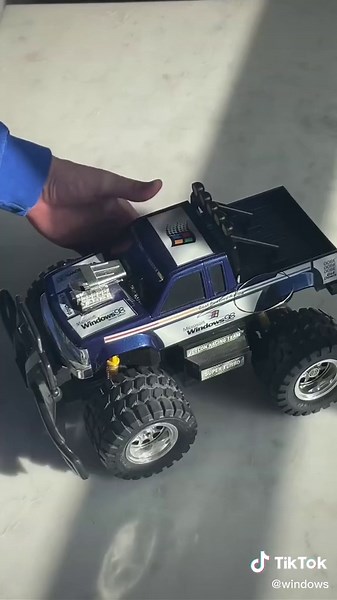 What’s the coolest piece of Windows gear you’ve seen? Tell us in the comments and we’ll try to find it! #RCcar #vintage #unboxing #windows