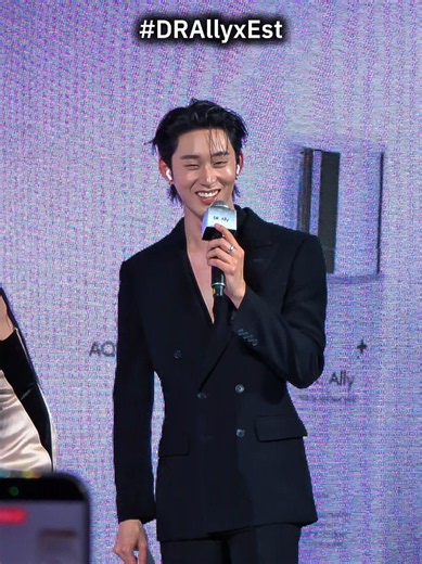 ศิลปินให้ความร่วมมือด้วยค่ะ555 EST OUR NEW PRESENTER #DRAllyxEst #DRAllyTheGrandPresenterxEst