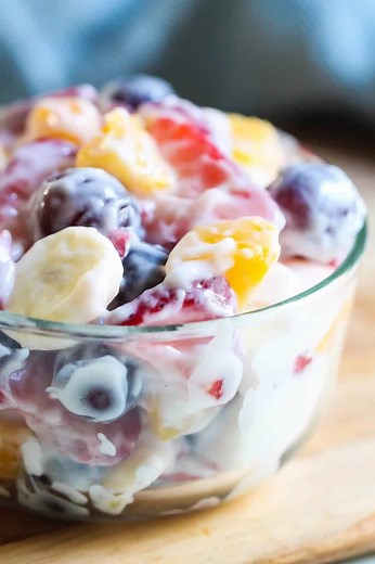 Creamy Yogurt Fresh Fruit Salad Recipe - Six Sisters' Stuff