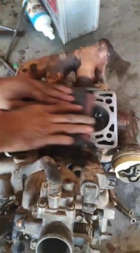 2.7K views · 18 reactions | Cylinder Head Resurfacing Process 藺 | Complete Guide#CylinderHeadResurfacing #EngineHeadService #HeadGasketRepair #enginerebuild | Mahar Mujahid | Facebook