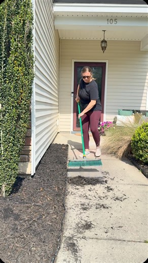 130K views · 7.8K reactions | Tired of mulch blowing away?? Lock it down with Lockscape Sticky Mulch – the fast, easy fix your yard needs. ✨ learn more from @shemwellspaces  15% OFF for a limited time. Tap ‘link in bio’ to save! #mulchglue #petramax #landscaping #diy #homeimprovement #mulch #landscapingmadeeasy | PetraMax | Facebook