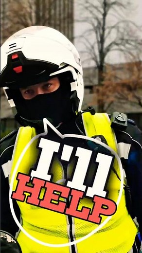 Friendly police officer in Warsaw at Marsz Niepodległości🇵🇱Independence March #11listopada #poland