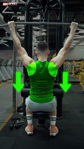 Ibo | Online Transformation Coach on Instagram: "Lat pull downs common mistakes. Stop making them and let me help you. Scapula Retraction “Don’t forget to retract your scapula! Pull your shoulder blades together before initiating the pull-down to engage your lats fully.” . Grip “Grip too wide or narrow? Aim for a shoulder-width grip to target your lats effectively without straining your wrists.” . Chin Up “Avoid pulling the bar behind your head. Keep your chin up and pull the bar to your chest f
