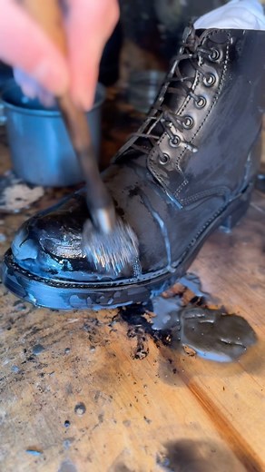 2.3M views · 28K reactions | A tin of @saphir_official polish is all...