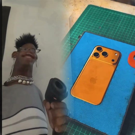 When you find your little brother playing on the computer😐