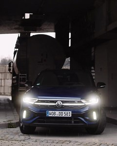17K views · 119 reactions | Umenie dokonalej súhry detailov. ✨ Od nápadnej mriežky chladiča až po plynulé kontúry a výrazný svetelný podpis. VW-Roc je skutočným potešením pre zmysly  — www.vw.sk/t-roc/t-roc. | Volkswagen | Facebook