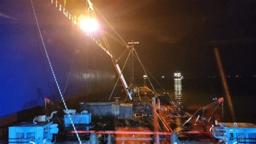 Fueling Ships & Loading Barges in South East Texas