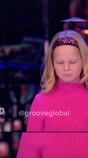 Taylor Swift - 'Shake It Off' Performance on The Voice Kids