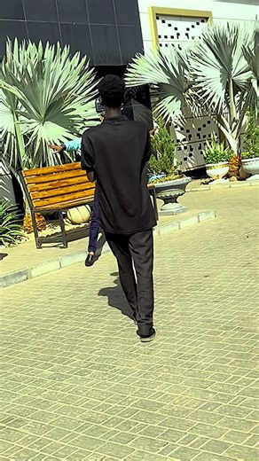 Vidéos de SHY BOY GRAPHIC (@shy.boy.graphic) avec son original - SHY BOY GRAPHIC