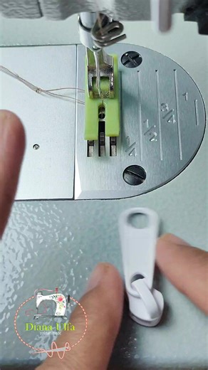 Diana Ulfa on Instagram: "Easy way to install a Zipper slider ❤️ ✂️ #sewingtutorial #sewingtipsandtricks #sewingglobal #sewingtricks #diy #pattern #sewing #easysewing"