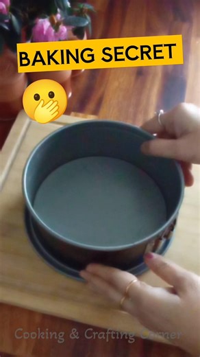Stop your cakes from sticking! 🚫🎂| #bakingtips #easybaking #shortvideo #cooking&craftingcorner