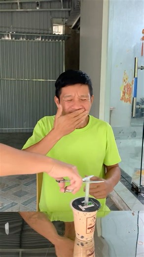 How to Use a Straw the Right Way 🥤😲| Funny Shorts #funny #short