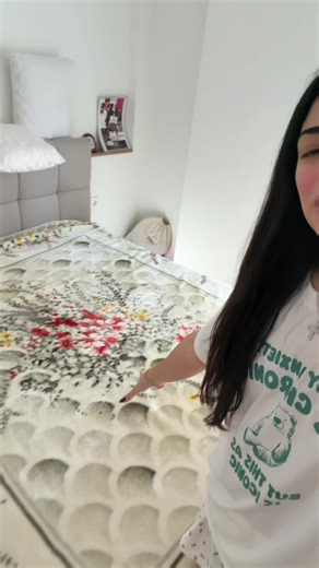 Μπορεί να είναι άσχημη αλλά είναι η πιο ζεστή 🥹