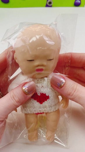 Meet the UGLY Baby Squishy! These have been all over my socials and I finally found one! Well I love him and his little ugly self. #squishy #uglybabysquishy #アグリーべイビーズ