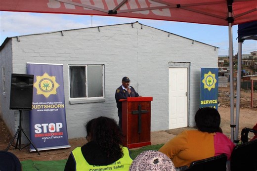 Oudtshoorn community restores 75-year-old woman’s dilapidated house - SABC News - Breaking news, special reports, world, business, sport coverage of all South African current events. Africa's news leader.