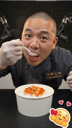 GIANT King Crab vs. SPICY Cajun Sauce! 🦀🔥 ASMR Seafood Mukbang #foodasmr #vietnamesetaste #food #