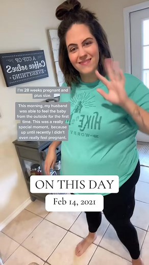 4K views · 11 reactions | Plus size and pregnant? This is what I looked like at 28 WEEKS PREGNANT with an apron belly and b belly after losing 100lbs pre-pregnancy. I wished and wished for a nice round baby bump that I did get in my 3rd trimester. #plussize #plussizeandpregnant #apronbelly #apronbellybaddies #onthisday | Lindsey Baker, Apron Belly Girlie | Facebook