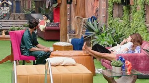 67K views · 1.1K reactions | Morning Gaurav Khanna Mridul Tiwari On Abhishek Bajaj Fight On Duty With Nehal In Bigg Boss 19 Live #biggboss19 #ashnoorkaur #mridultiwari #baseerali #WeekendKaVaar #gauravkhanna #salmankhan | Vnik | Facebook