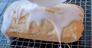 The $3 two-ingredient Woolworths cake hack TikTok is obsessed with