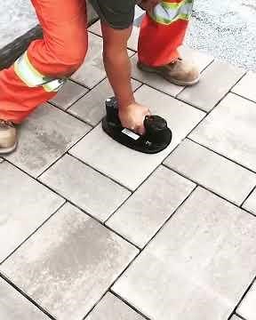 GRABO taking out tile