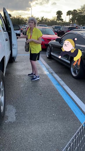 Marge dancing in the parking lot lol | Marge & In Charge