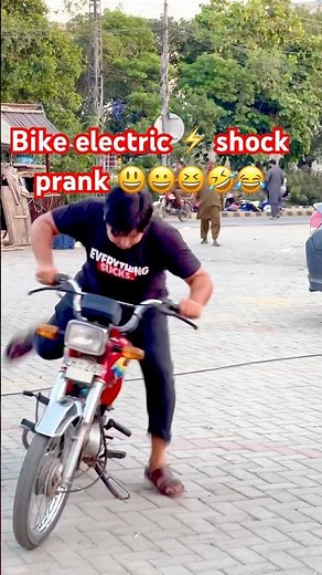 Funny Electric ⚡️ shock prank 🤣😅 #funny #comedyforever #shorts #viral #ytshorts #youtubeshorts