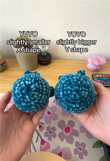 Yarn over o yarn under? 🧶 Cambia il modo in cui passi il filo… e cambia tutto! In questo video ti mostro la differenza tra yarn over e yarn under, come influiscono sui punti e quale tecnica usare a seconda del risultato che vuoi ottenere. Tu quale usi di solito? Volete un video in cui vi mostro la differente posizione dell’uncino? . . . #uncinetto #amigurumi #handmade #crochet #fyp