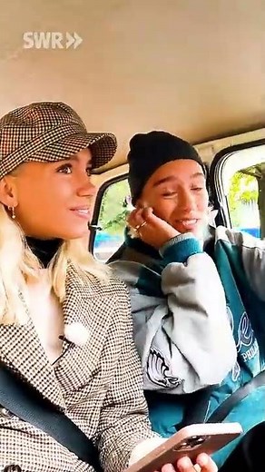 Outtakes - Mit dem Trabi durch Berlin | TickTack Zeitreise mit Lisa und Lena #Shorts