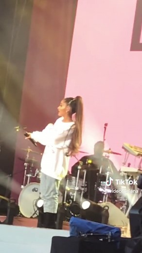 crying crying crying 😭