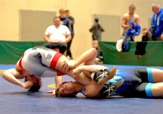 男人...控制住下半身，就控制了一切。T. Arusaar vs T. Aleksandrov 70kg. 青少年摔跤 身材性感 紧身衣 胶衣