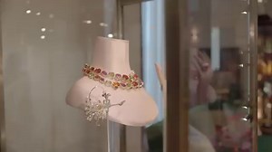 The first stand-alone Gucci Salon has been inaugurated on Melrose Place in West Hollywood. The new creative space echoes the heritage of the House and of Hollywood, presenting an exclusive offering of pieces in an exceptional showcase of craft, personalization, and uniqueness. | Gucci