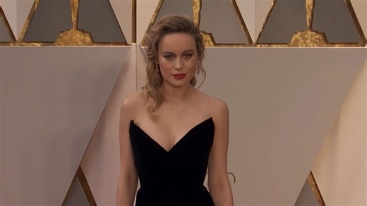 Brie Larson verblüfft im eleganten schwarzen Kleid