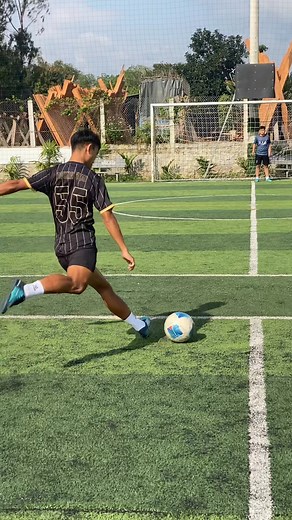 151K views · 1.4K reactions | Knuckle ball #footballer #football #knuckleball | TH11 Soccer | Facebook