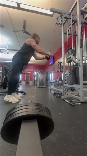 Best variation of pullovers💪🏼 #gym #pump #bodybuilding #back #pullovers